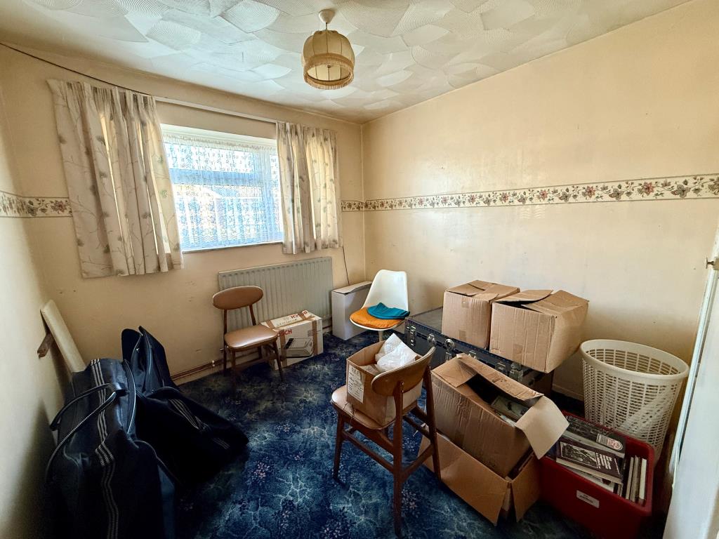 Lot: 153 - FOUR-BEDROOM BUNGALOW FOR REFURBISHMENT AND REPAIR - Bedroom two